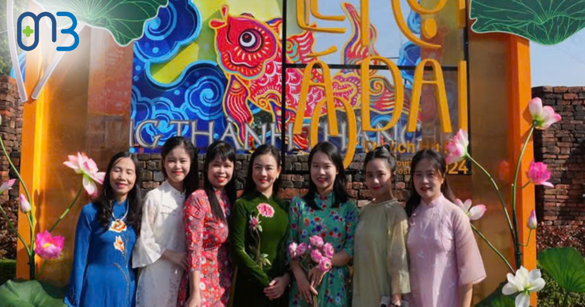 Nhân viên Dược phẩm MB duyên dáng trong tà áo dài Việt Nam