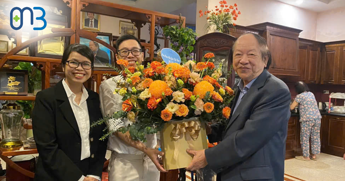 Công ty Cổ phần Dược phẩm và Thiết bị Y tế MB đến thăm và chúc mừng ngày Nhà giáo Việt Nam NGND.GS.TS.BS Trần Quán Anh