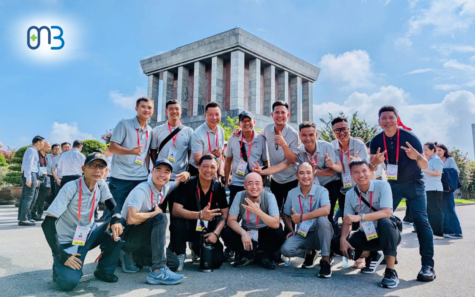 Các thành viên ê-kíp VTV A80