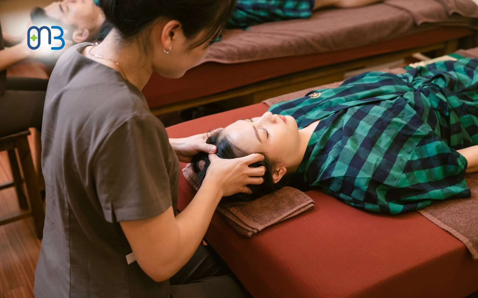 Thư giãn sức khỏe – Massage thảo dược truyền thống