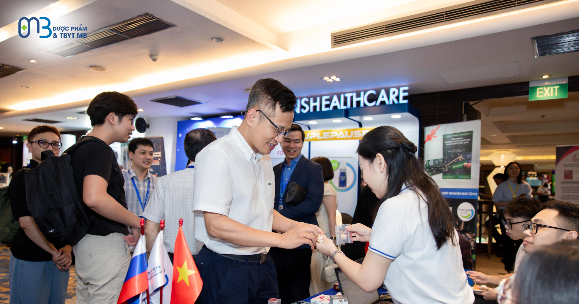 Gian hàng MB trở thành điểm dừng chân quen thuộc của các bác sĩ