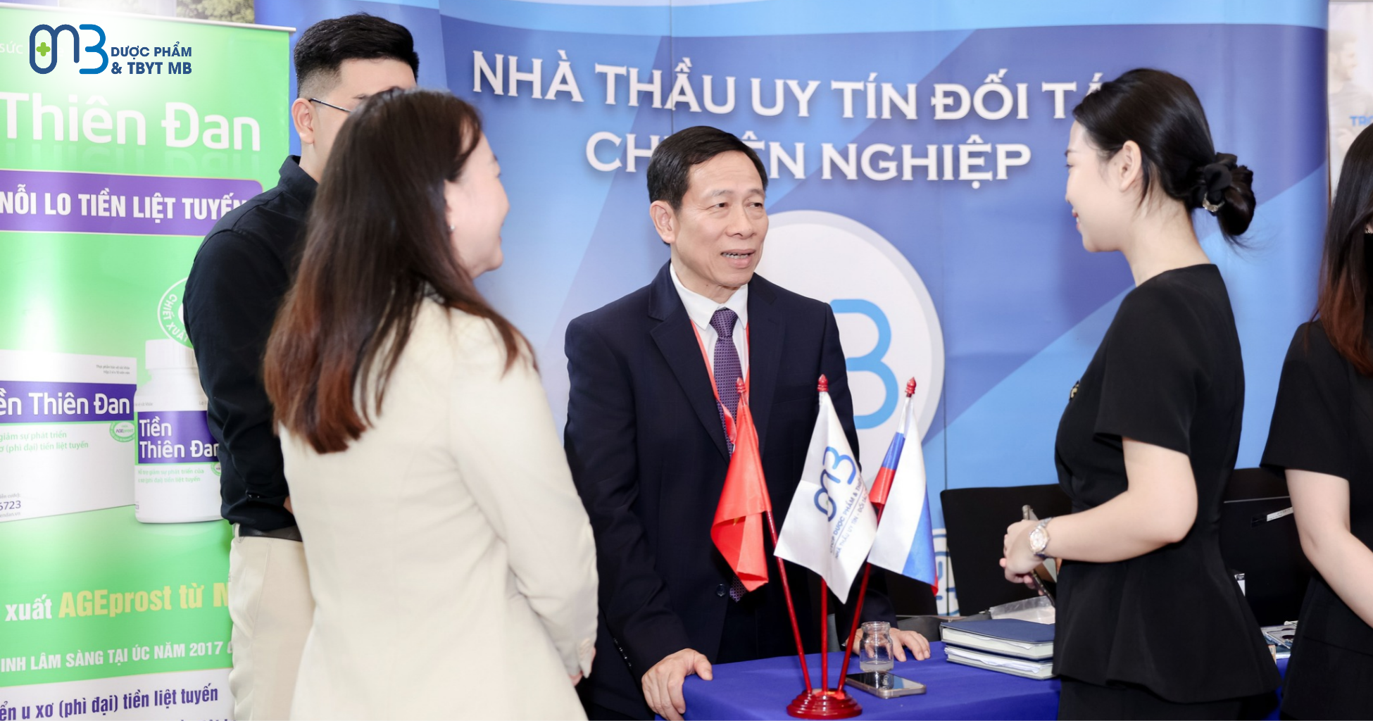 Gian hàng Dược phẩm MB trân trọng đón tiếp và giao lưu cùng các chuyên gia, bác sĩ tại sự kiện